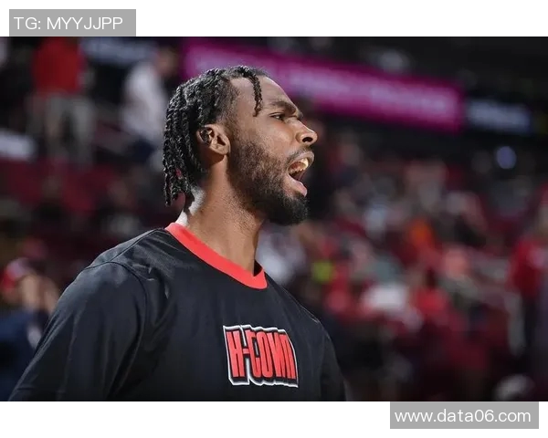 火箭队大胜篮网登顶西部：冠军之路的关键时刻